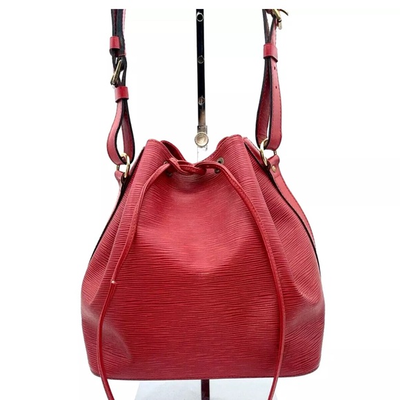 Authentic Louis Vuitton Noe Epi Red Bucket Tote Bag Draw String Close - Picture 2 of 16